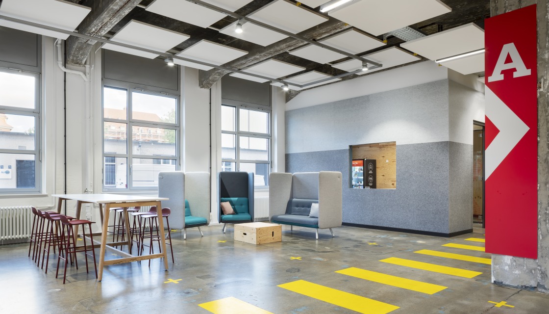 A32: Raum für kreative Konzepte in der offen gestalteten Bürofläche.
